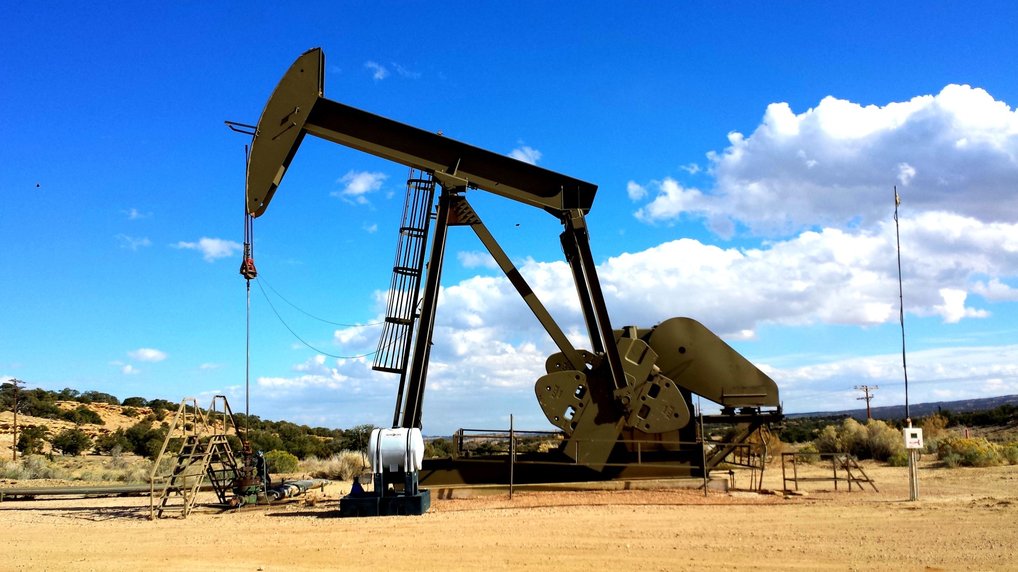 oil-and-gas-tax-breaks-why-investing-in-oil-is-the-right-move